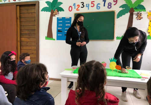 Projeto: Aprendendo com as Histórias