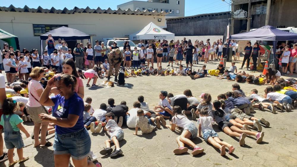 PROERD além das salas de aula PROERD além das salas de aula